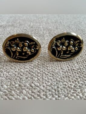 Vintage Oval Gold Tone Black Floral Statement Cuff Links 1970’s Work Office